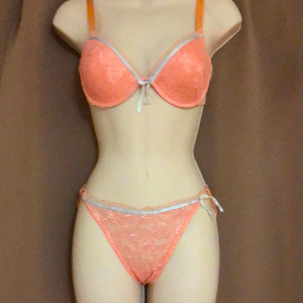 Donna Loren bra and panty set.